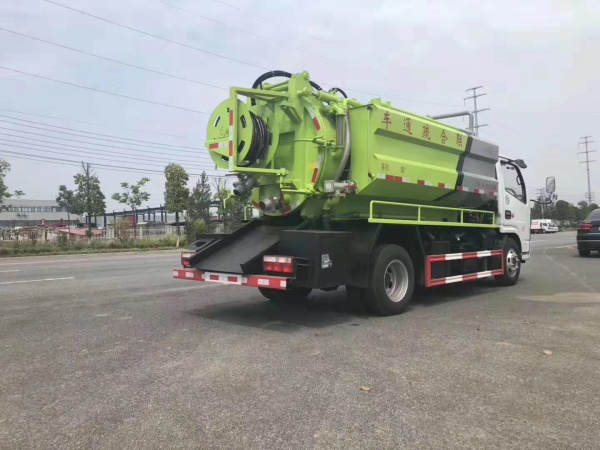 ����С��������ϴ���۳���6����