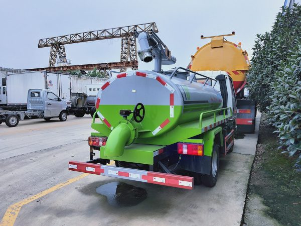 ����С��֮��2���೵��3����