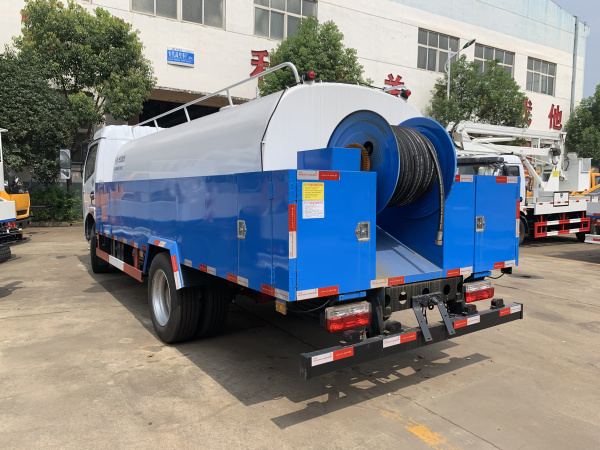 ������������ѹ��ϴ��6��