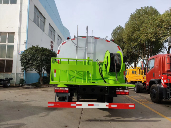 ����D9��ѹ��ϴ��11��