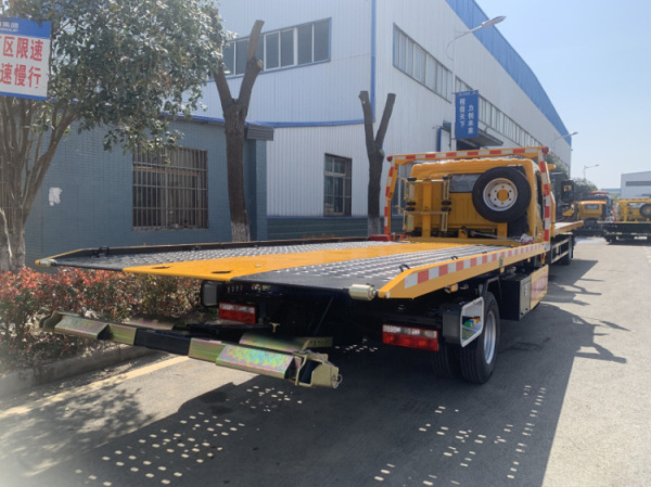 ����С����������ƽ�����ϳ�