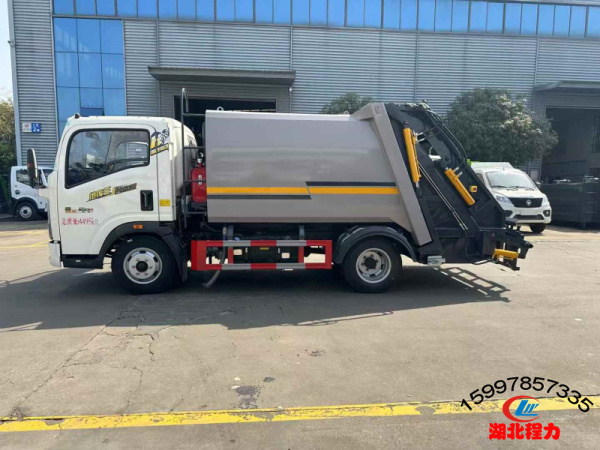 重汽豪沃蓝牌压缩垃圾车(5方) 重汽豪沃蓝牌压缩垃圾车(5方)