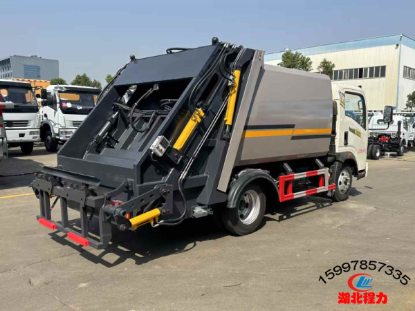 重汽豪沃蓝牌压缩垃圾车(5方) 重汽豪沃蓝牌压缩垃圾车(5方)