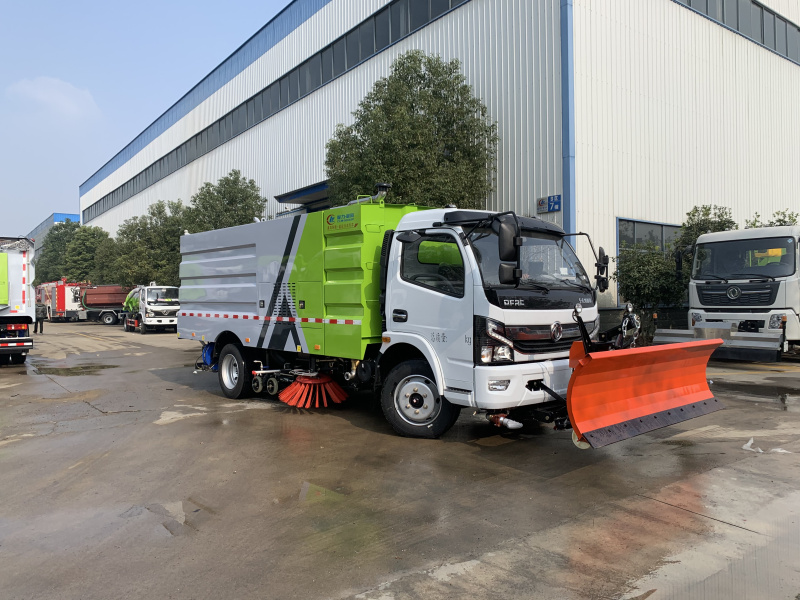 ����������ϴɨ��ǰ�ü�װ2.5�׳�ѩ��